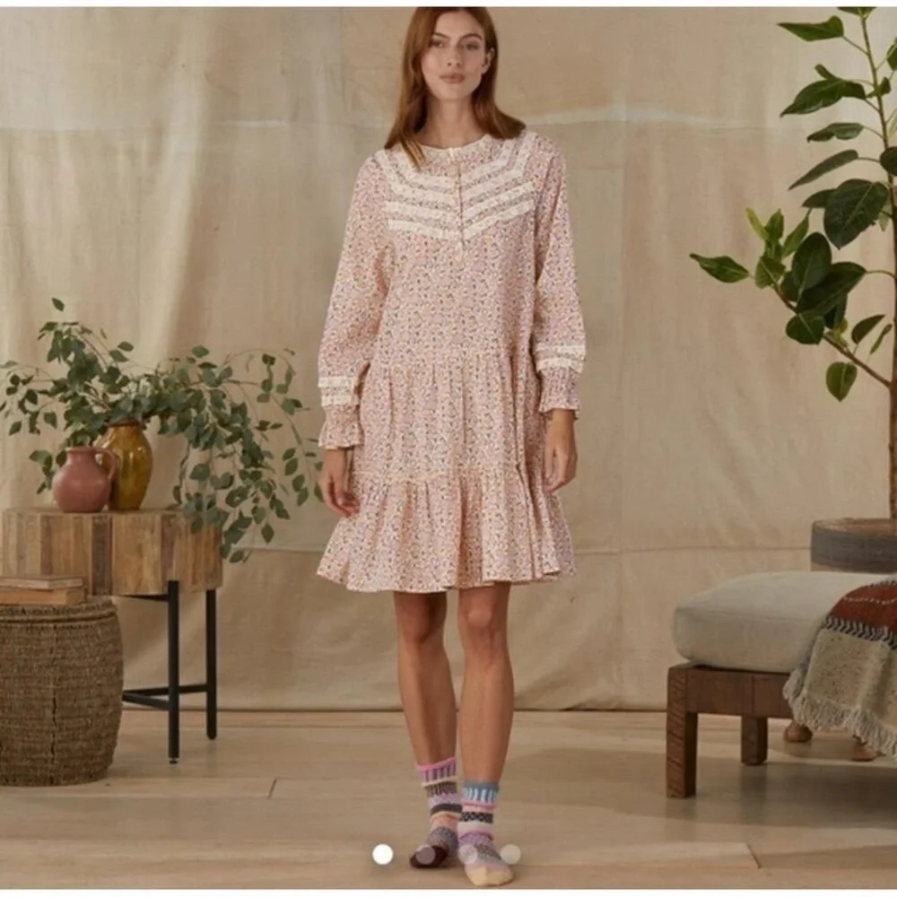 Sundance Pink Floral Nightgown Sleep Dress Tiered Lace Trim Ruffle Cotton M